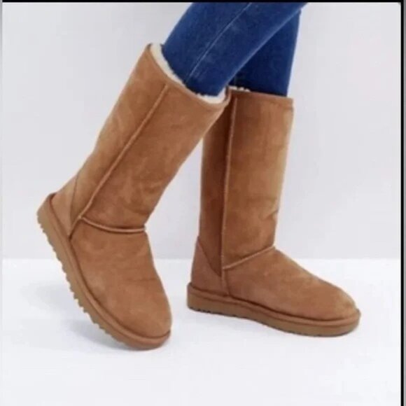 UGG Classic Tall Boots Womens 9 Chestnut Suede Shearling Cozy Warm Timeless - Picture 1 of 9
